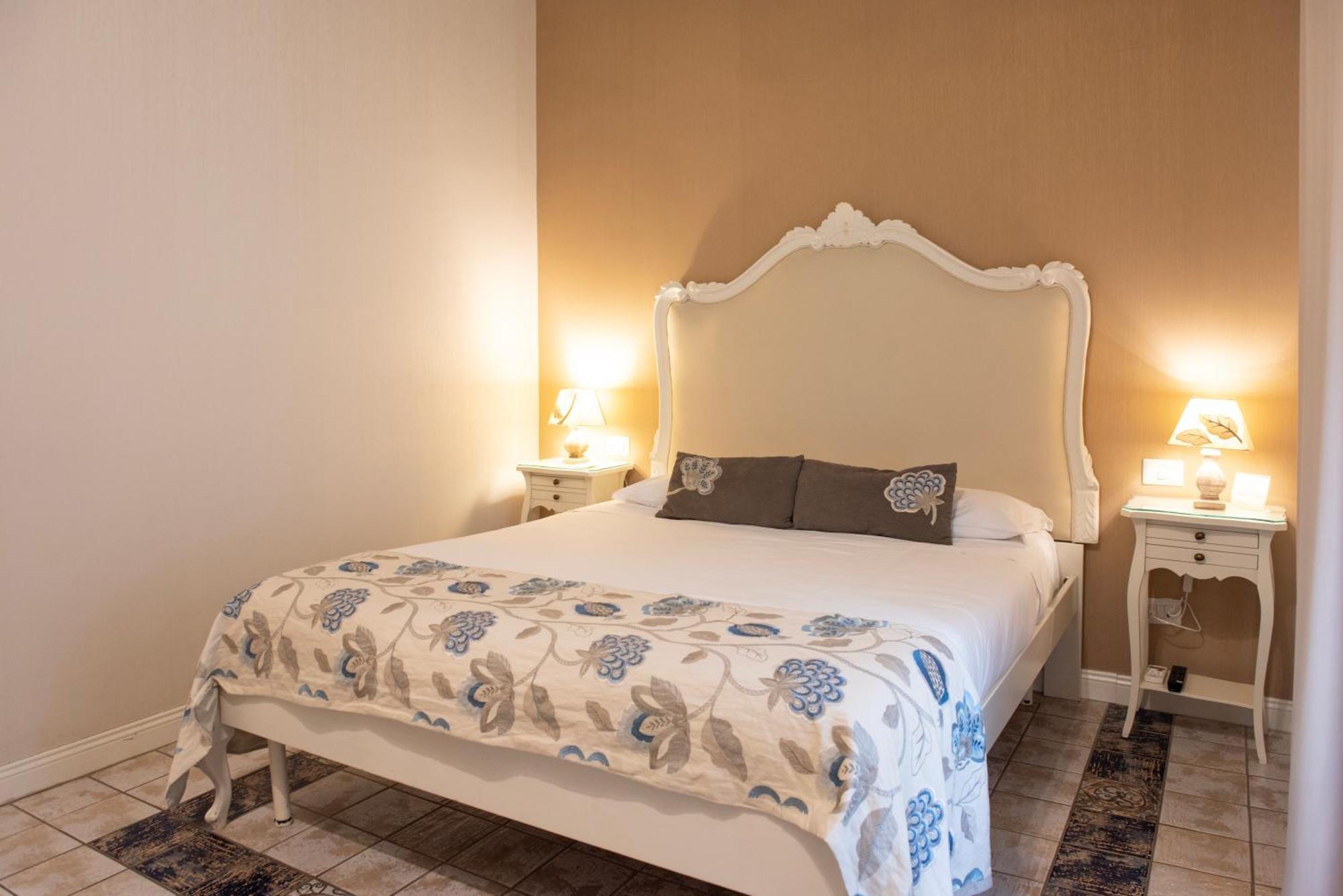 Bed and Breakfast Gentile Relais à Naples Extérieur photo