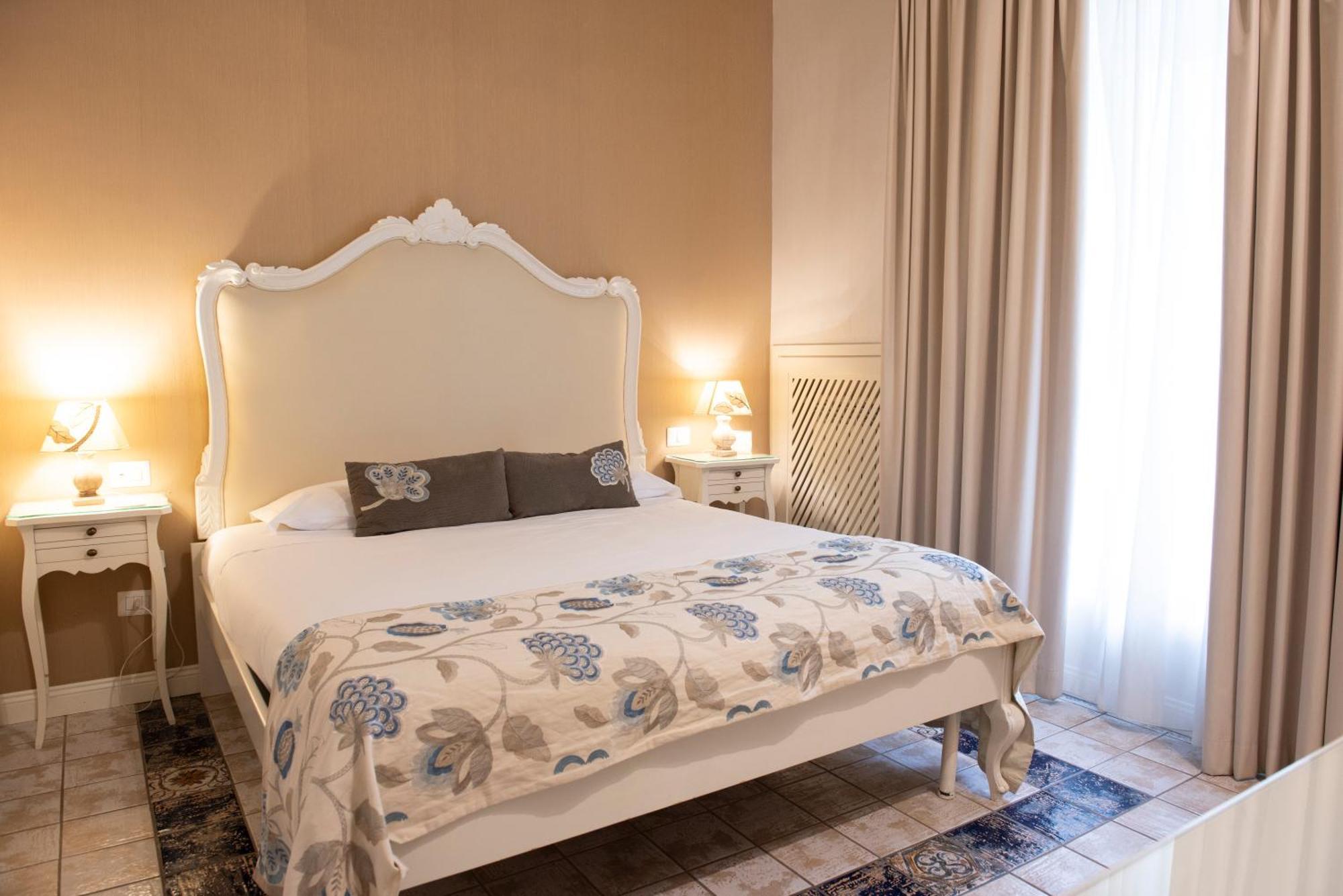 Bed and Breakfast Gentile Relais à Naples Extérieur photo